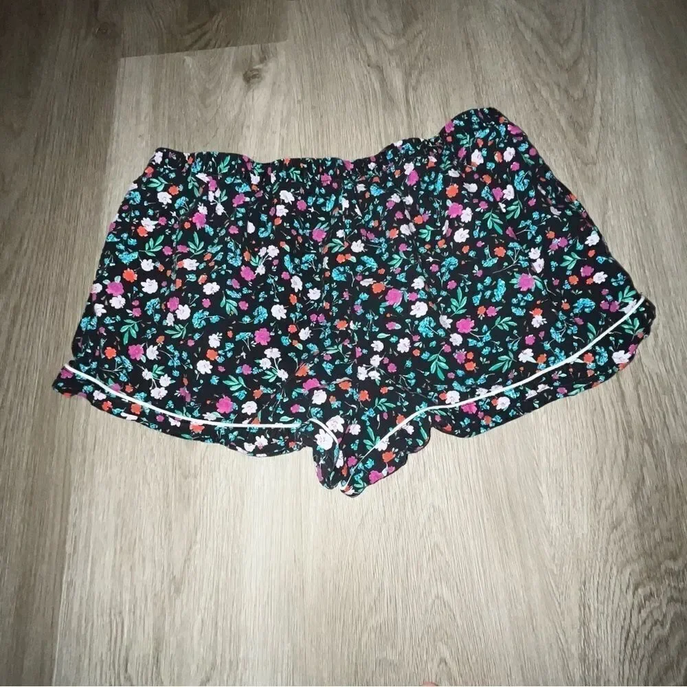 Women's Floral Print Pajama Shorts - Picture 6 of 7